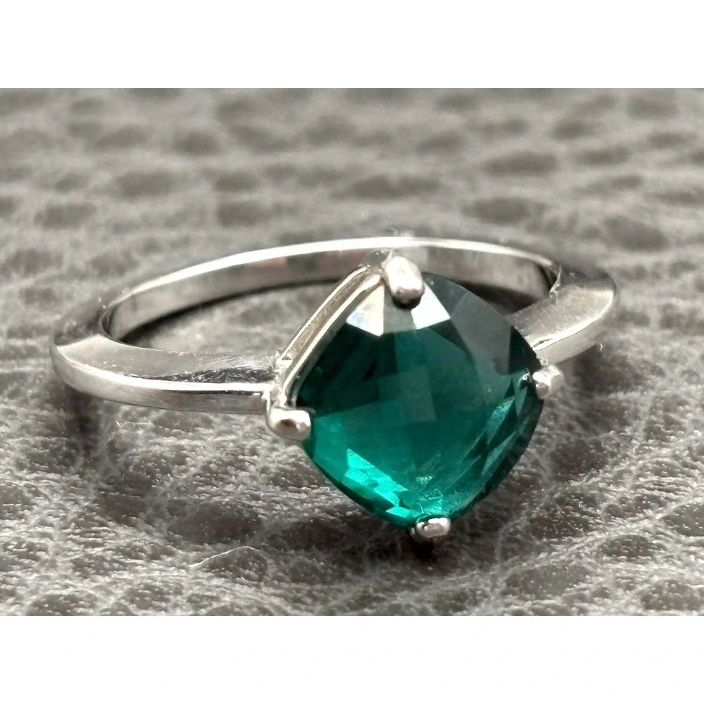 Vintage Swarovski Green Faceted Cushion Cut Crystal Ring Silver Tone Size 5.75